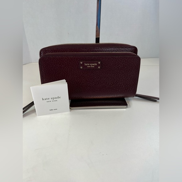 Kate Spade Cherrywood Jeanne Large Carryall Wristlet NWT